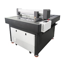 Режущий планшетный плоттер Universal FC-7090E